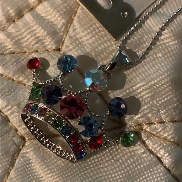 Crown fashion necklace with variety of stones - Picture 3 of 3